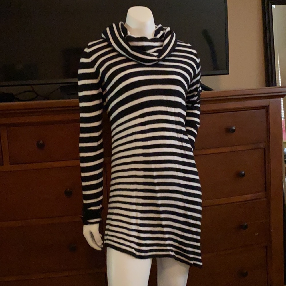 Alfani Cowl Turtleneck Asymmetrical Long Sleeve Sweater Size XS Black and White